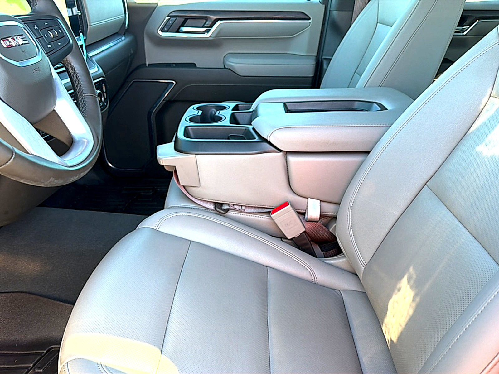 Used 2024 GMC Sierra 1500 SLT AWD/4WD image 13