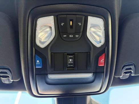 Used 2025 RAM 1500 Big Horn AWD/4WD image 32