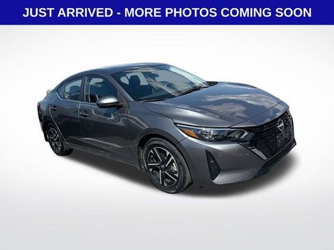 Used 2025 Nissan Sentra SV FWD image 1