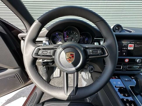 Used 2026 Porsche Macan AWD/4WD image 15