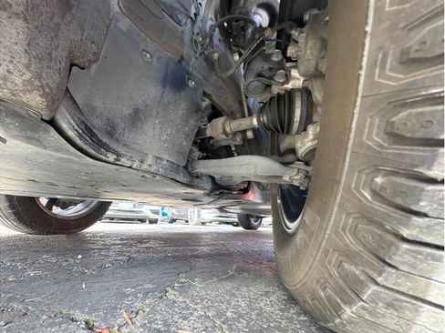 Used 2021 Toyota Venza LE image 38