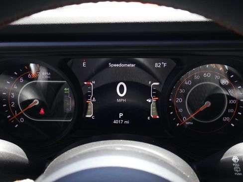 Used 2025 Jeep Wrangler Unlimited Rubicon 392 AWD/4WD image 15