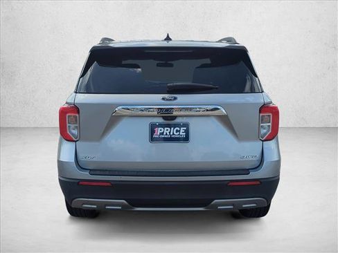 Used 2021 Ford Explorer XLT w/ Equipment Group 202A AWD/4WD image 7
