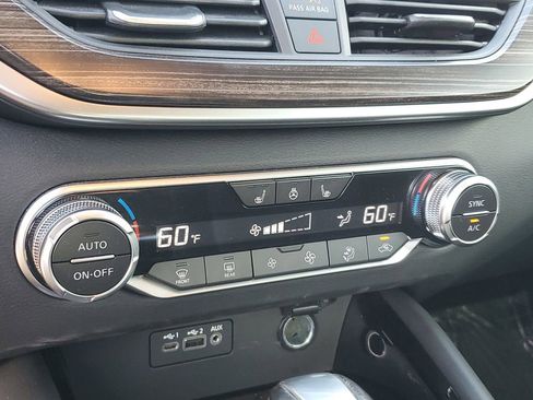 Used 2020 Nissan Altima 2.5 Platinum image 27