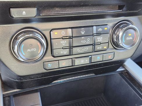 Used 2018 Ford F150 Lariat image 37