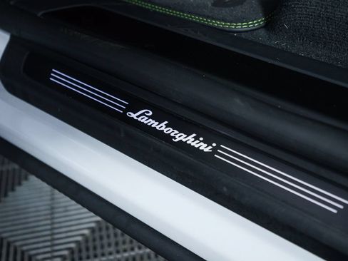 Used 2024 Lamborghini Urus S AWD/4WD image 33