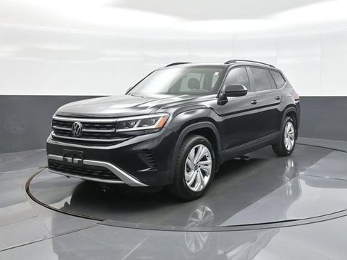 Used 2023 Volkswagen Atlas SE w/ Panoramic Sunroof Package FWD image 3