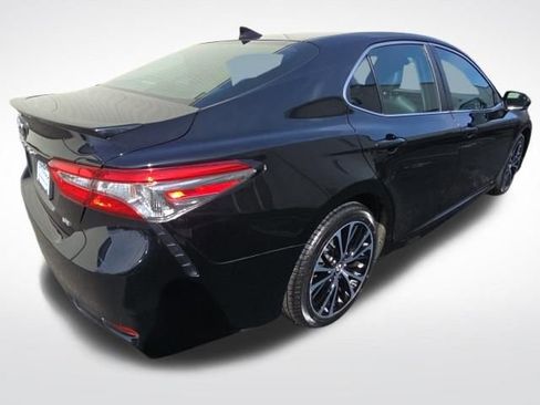 Used 2019 Toyota Camry SE image 7