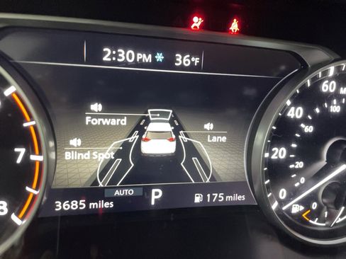 Used 2025 Nissan Rogue SV image 12