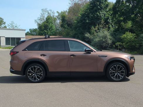 Certified 2025 MAZDA CX-70 Plug-In Hybrid w/ Premium Pkg AWD/4WD image 3