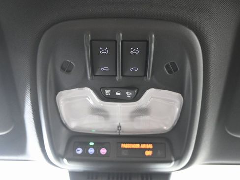 Used 2024 Chevrolet Colorado ZR2 w/ Technology Package image 34