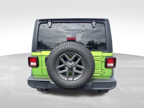 Used 2025 Jeep Wrangler Unlimited Sport AWD/4WD image 4