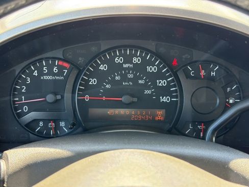 Used 2004 Nissan Titan SE w/ (Pop) Se Popular Pkg W/Bench image 11