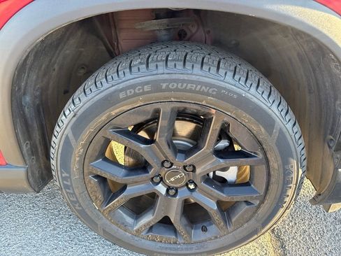 Used 2025 Honda Pilot Elite image 12