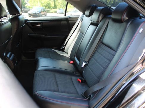 Used 2015 Toyota Camry SE FWD image 24
