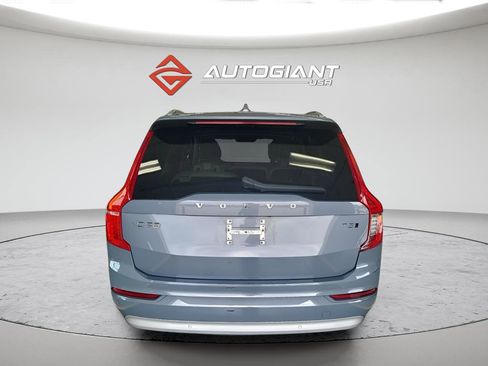 Used 2022 Volvo XC90 T5 Momentum w/ Climate Package image 4
