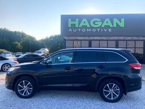 Used 2018 Toyota Highlander XLE w/ Protection Package #3 AWD/4WD image 1
