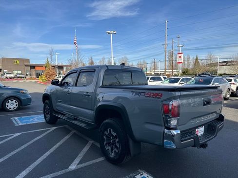 Used 2021 Toyota Tacoma TRD Off-Road image 5