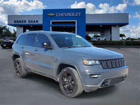 Used 2018 Jeep Grand Cherokee Laredo image 1