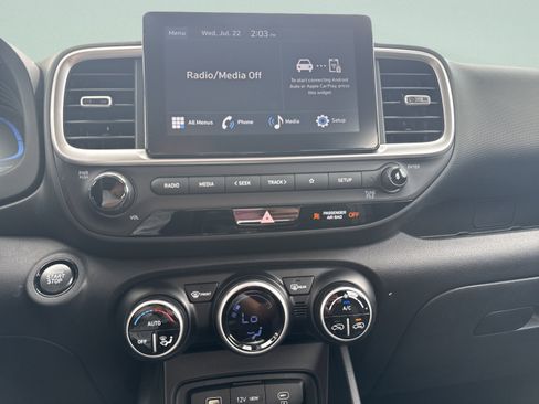 Used 2025 Hyundai Venue SEL FWD image 7
