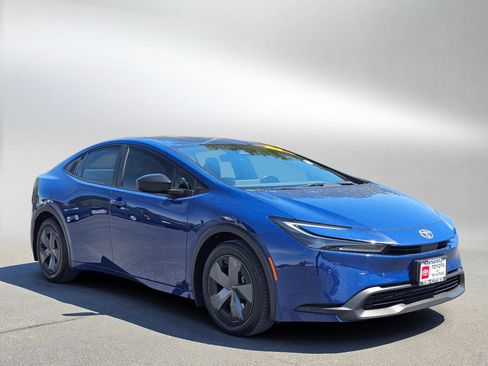 Used 2024 Toyota Prius LE AWD/4WD image 7