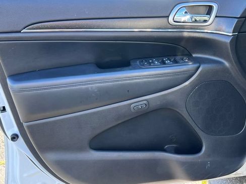 Used 2018 Jeep Grand Cherokee Limited AWD/4WD image 20