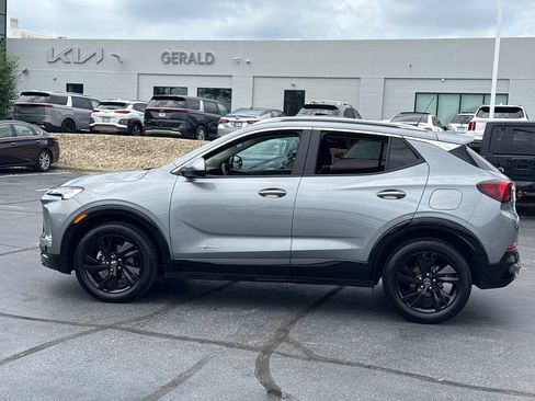 Certified 2025 Buick Encore GX Sport Touring FWD image 11