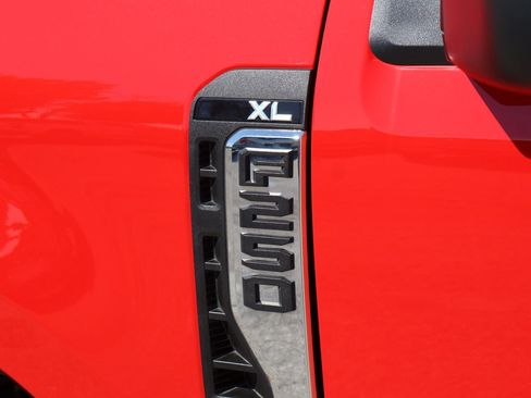 Used 2024 Ford F250 XL w/ FX4 Off-Road Package AWD/4WD image 4