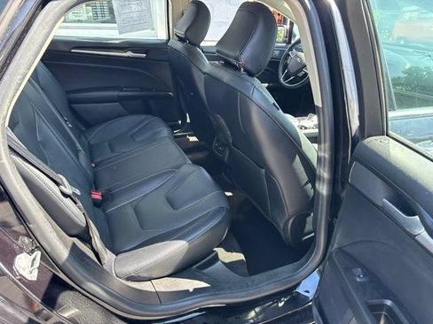Used 2020 Ford Fusion Titanium FWD image 9