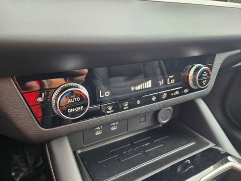 New 2025 Mitsubishi Outlander SE image 23