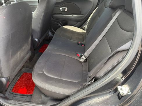 Used 2016 Kia Soul image 9