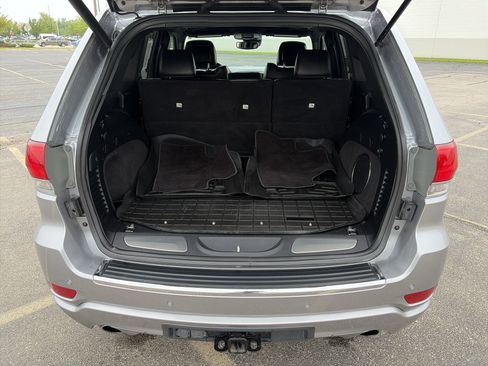 Used 2019 Jeep Grand Cherokee Overland RWD image 17