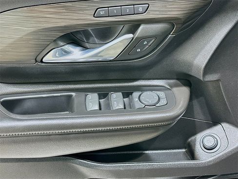 Used 2023 GMC Terrain SLT image 17