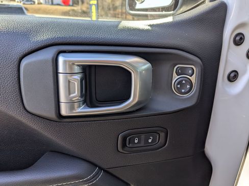 Used 2022 Jeep Gladiator Overland w/ Popular Equipment Package image 12