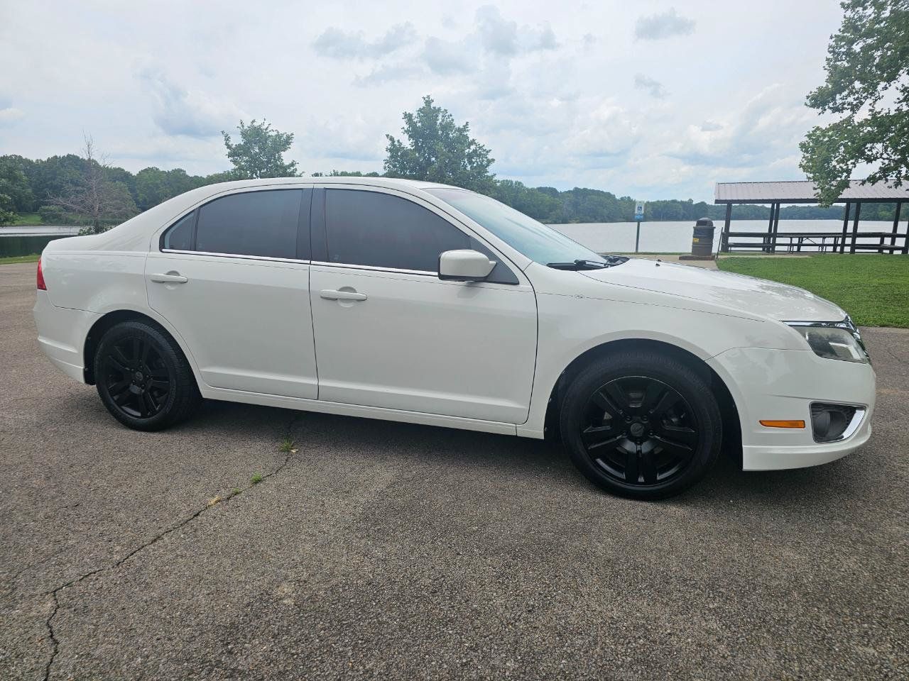 Used 2012 Ford Fusion SEL FWD image 2