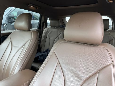 Used 2016 Lincoln MKX Reserve w/ Technology Package FWD image 7