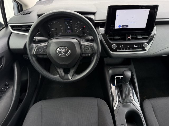 Used 2025 Toyota Corolla LE FWD image 12