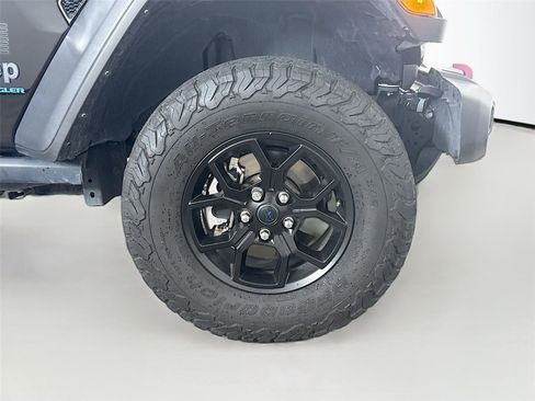 Used 2024 Jeep Wrangler Unlimited AWD/4WD image 29