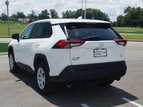Used 2024 Toyota RAV4 LE AWD/4WD image 14