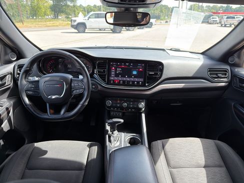 Used 2025 Dodge Durango GT AWD/4WD image 16