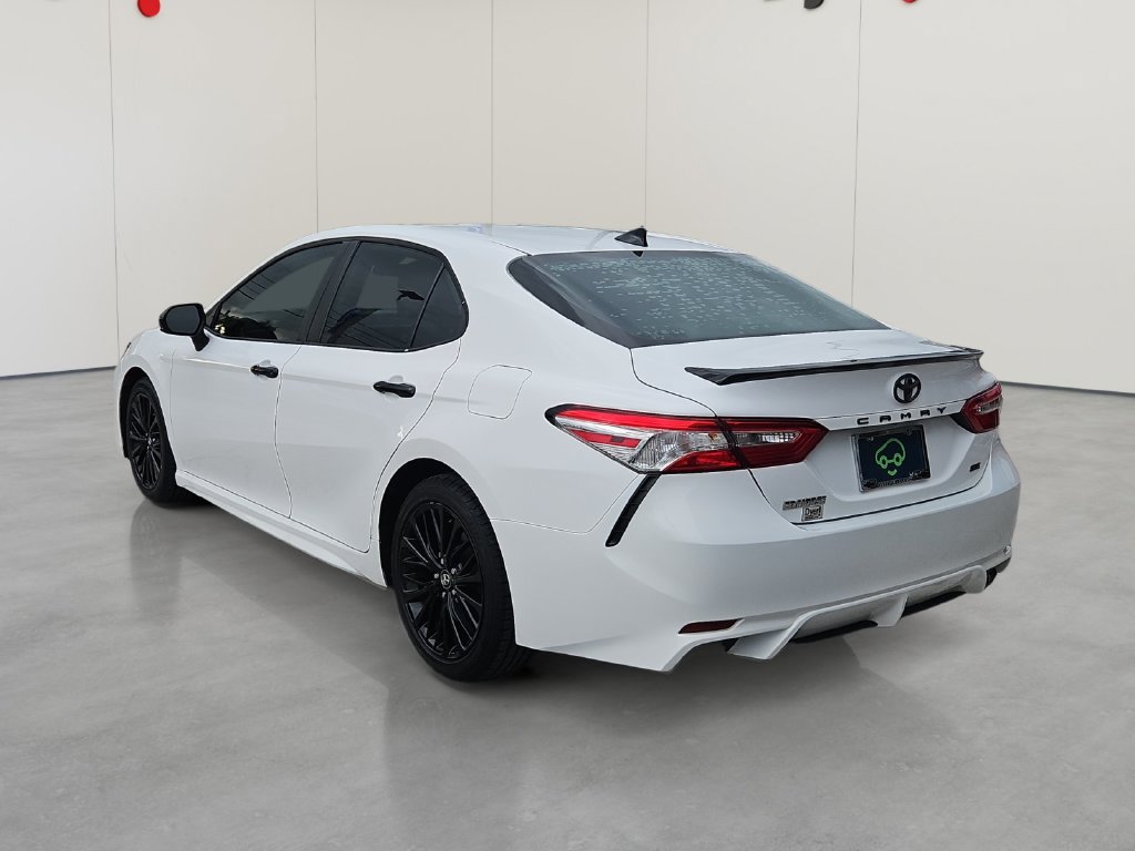 Used 2020 Toyota Camry SE FWD image 3