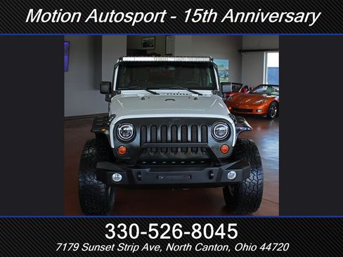 Used 2013 Jeep Wrangler Unlimited Rubicon w/ Connectivity Group AWD/4WD image 4