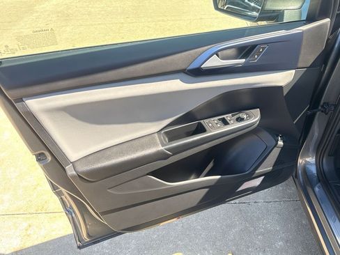 Used 2022 Volkswagen Taos SE image 10