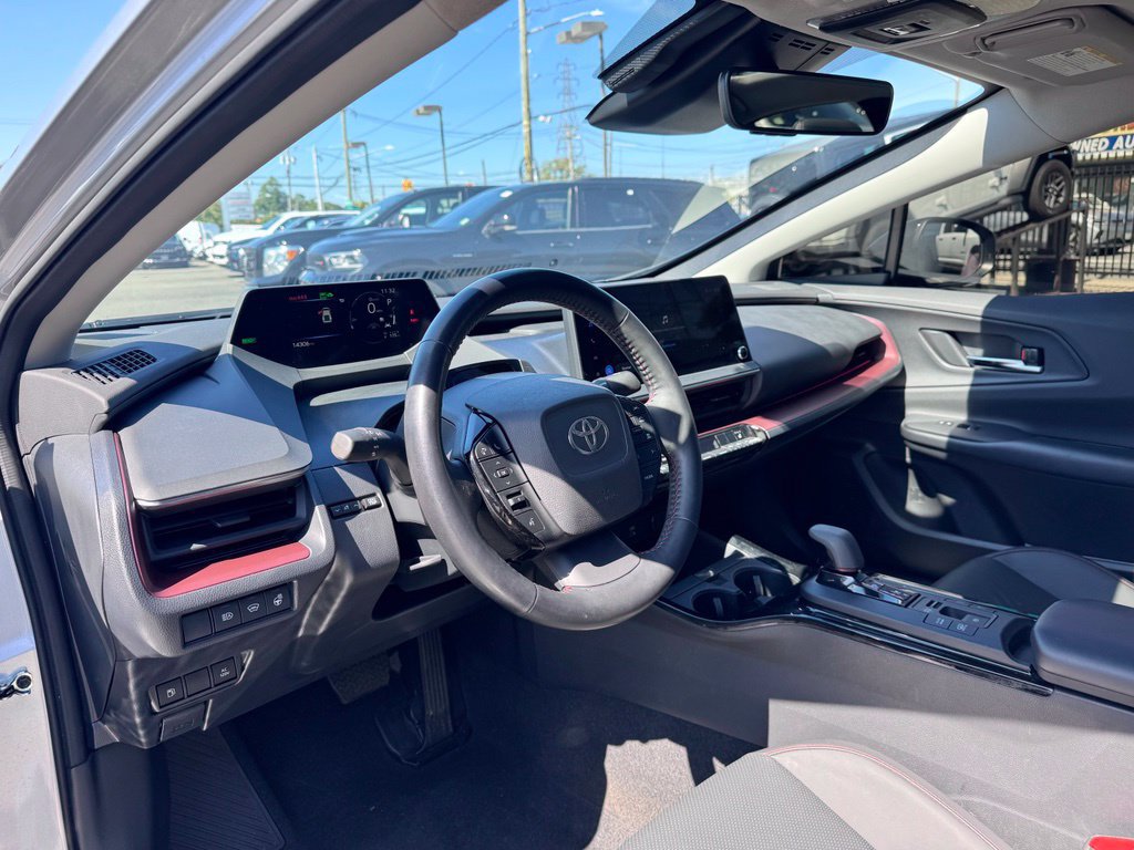 Used 2025 Toyota Prius Plug-In Hybrid FWD image 13
