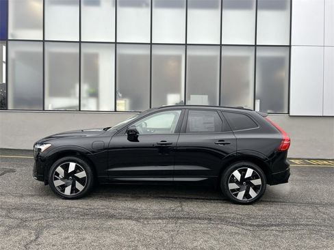 Certified 2025 Volvo XC60 T8 Plus w/ Protection Package Premier image 5