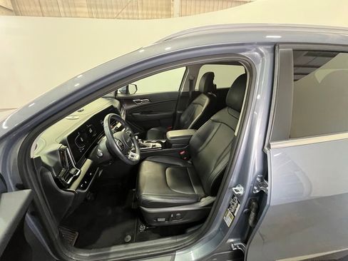 Used 2024 Kia Sportage EX AWD/4WD image 17