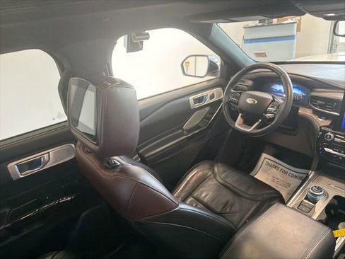 Used 2022 Ford Explorer Platinum w/ Technology Package AWD/4WD image 40