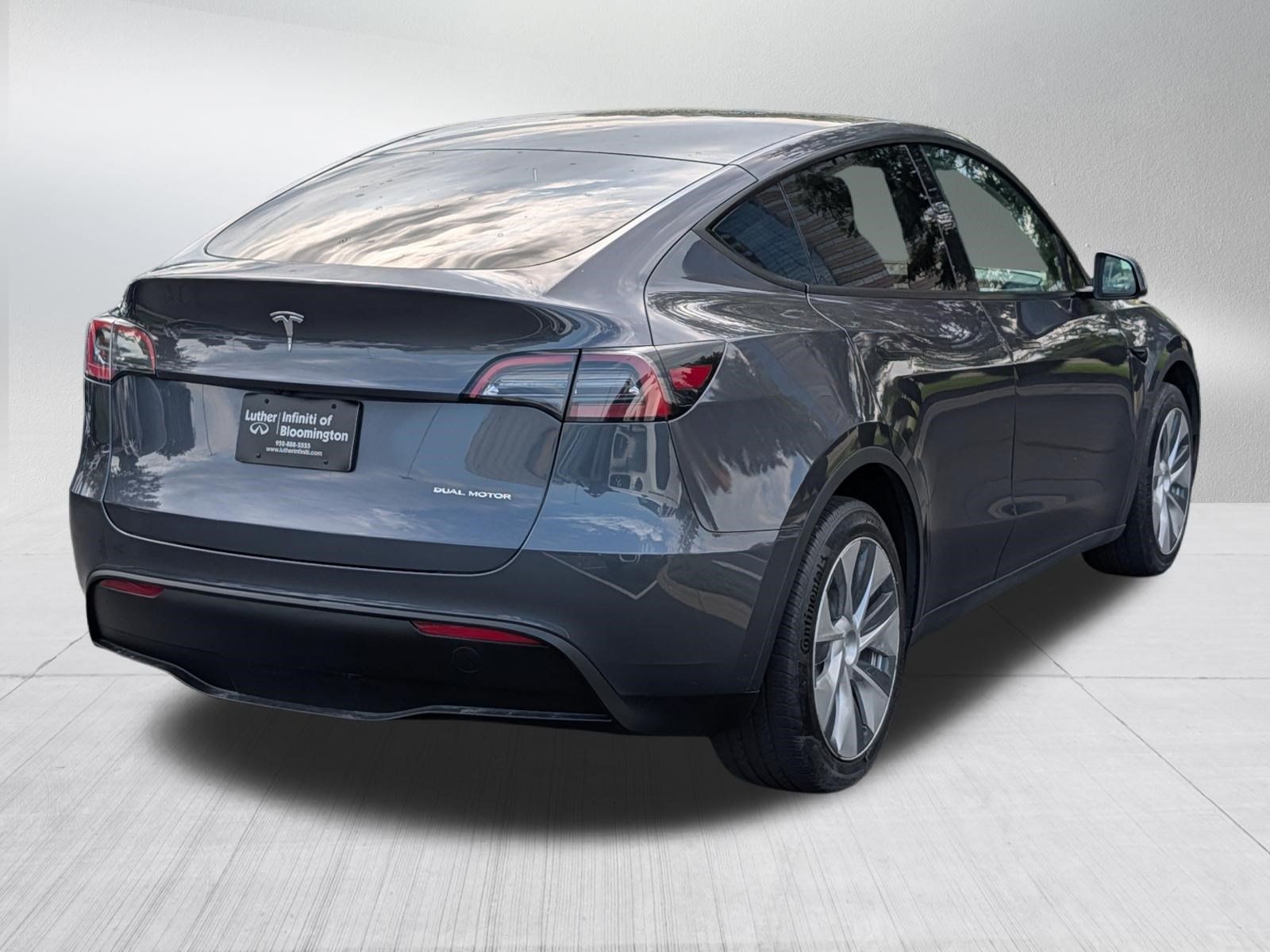 Used 2023 Tesla Model Y Long Range AWD/4WD image 4