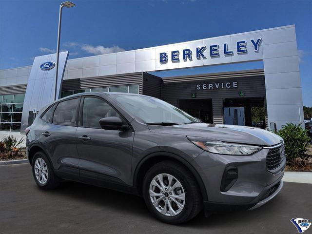 Used 2025 Ford Escape Active w/ Tech Pack #1 FWD image 1