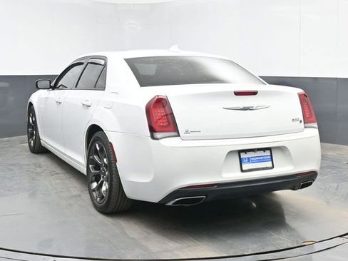 Used 2016 Chrysler 300 S image 7